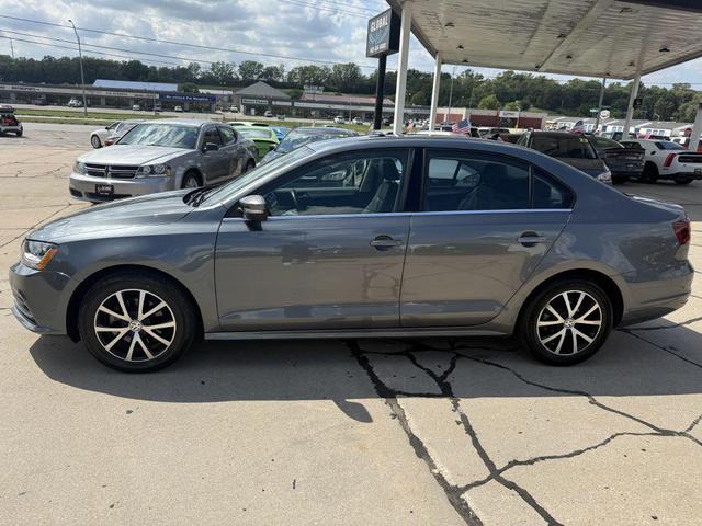Photo of 2018 GRAY Volkswagen Jetta