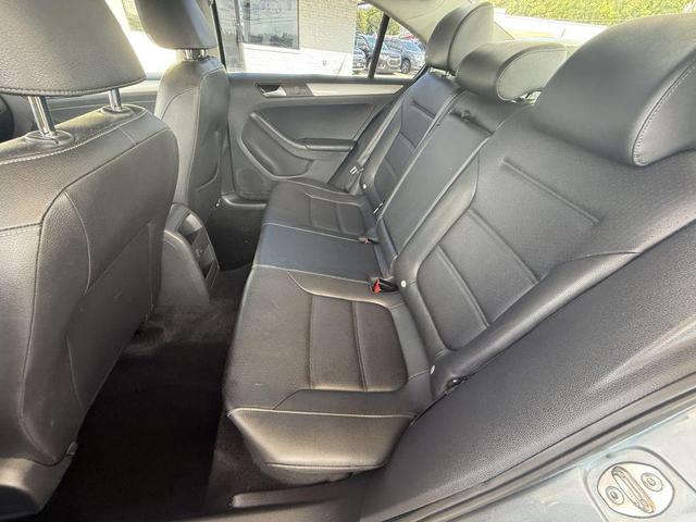 Photo of 2018 GRAY Volkswagen Jetta