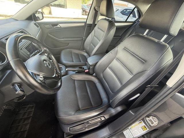 Photo of 2018 GRAY Volkswagen Jetta