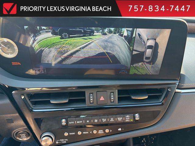 Photo of 2022 Moonbeam Beige Metallic Lexus ES 350