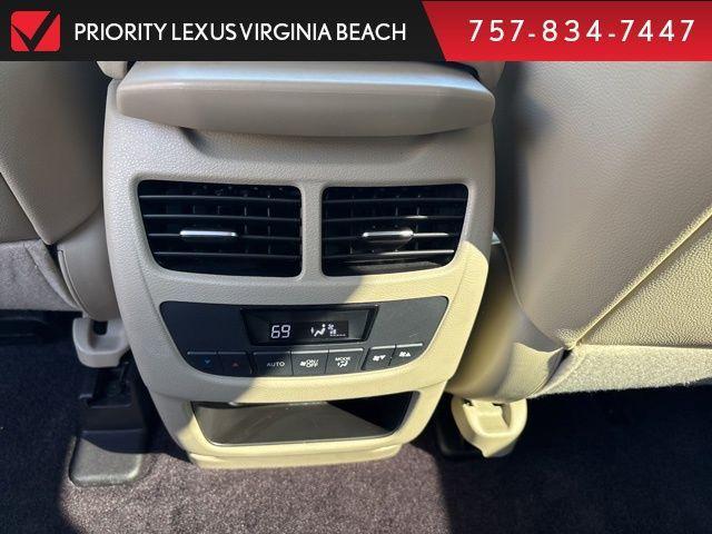 Photo of 2016 White Diamond Pearl Acura MDX