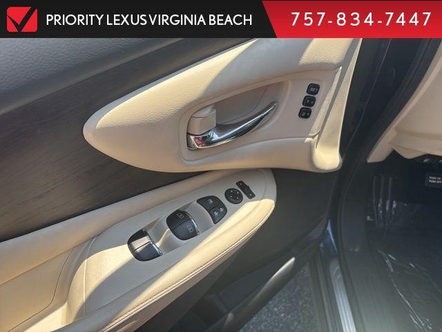Photo of 2020 Deep Blue Pearl Nissan Murano