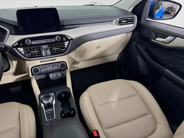 Photo of 2021 VELOCITY BLUE METALLIC Ford Escape