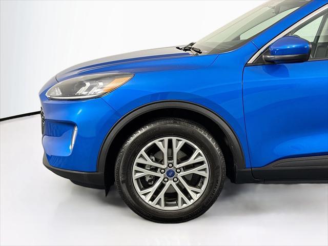 Photo of 2021 VELOCITY BLUE METALLIC Ford Escape