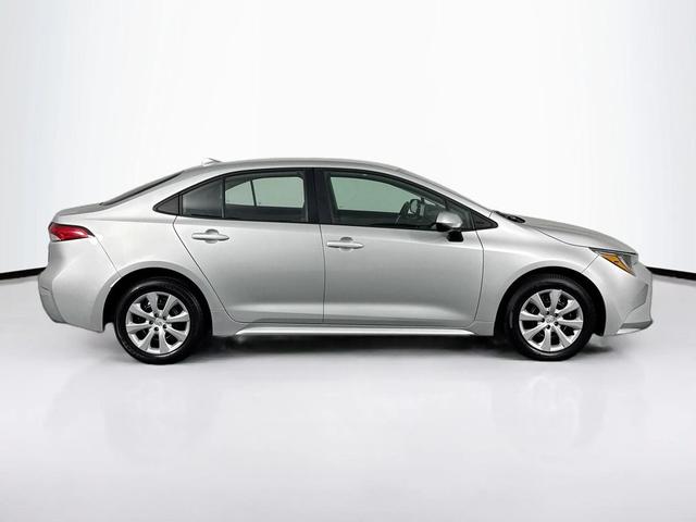 Photo of 2024 Classic Silver Metallic Toyota Corolla