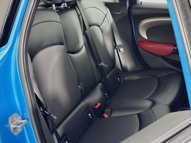 Photo of 2015 Electric Blue Metallic MINI Hardtop