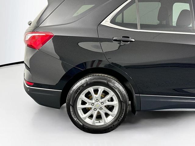 Photo of 2020 Mosaic Black Metallic Chevrolet Equinox