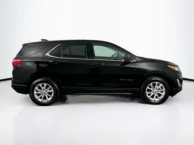 Photo of 2020 Mosaic Black Metallic Chevrolet Equinox