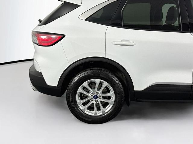 Photo of 2020 OXFORD WHITE Ford Escape