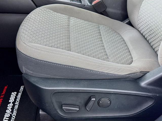 Photo of 2020 OXFORD WHITE Ford Escape