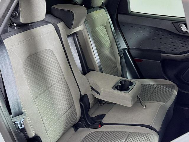 Photo of 2020 OXFORD WHITE Ford Escape