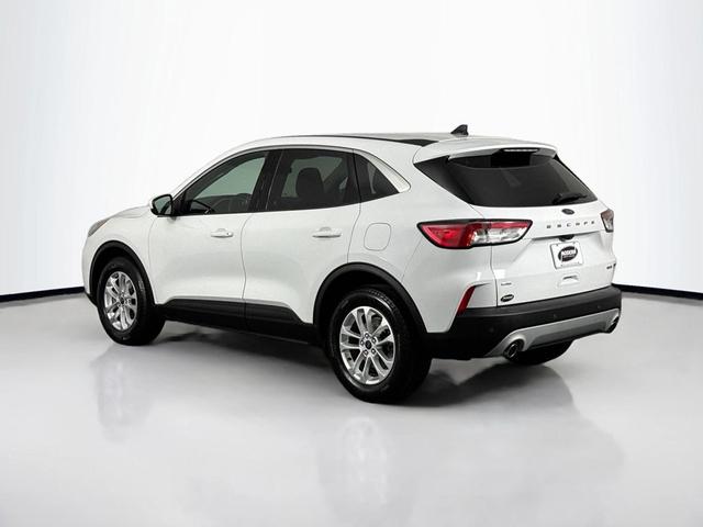 Photo of 2020 OXFORD WHITE Ford Escape