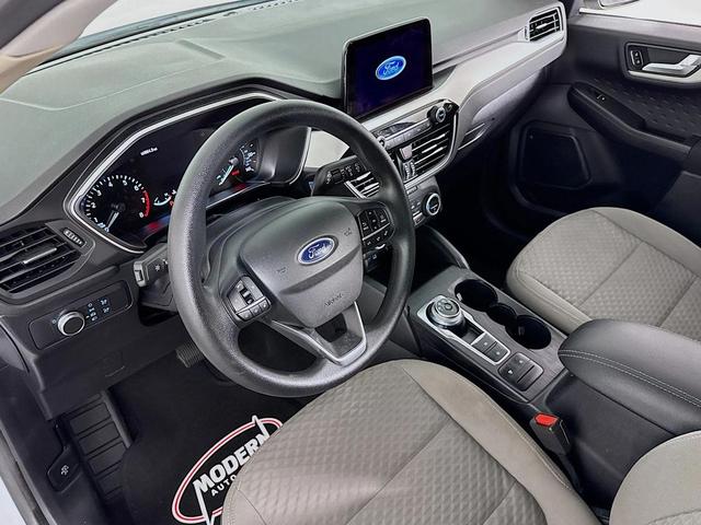 Photo of 2020 OXFORD WHITE Ford Escape