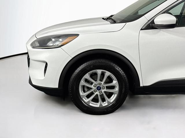 Photo of 2020 OXFORD WHITE Ford Escape