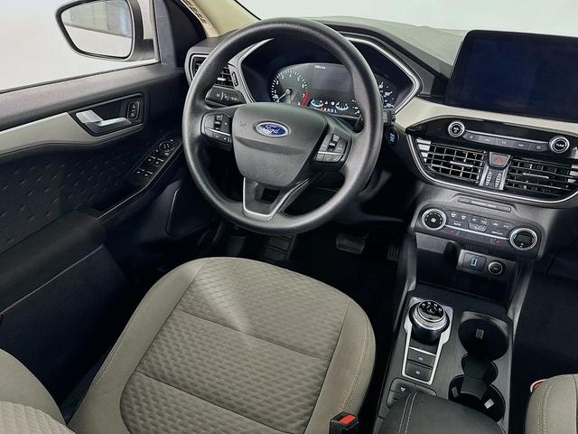 Photo of 2020 OXFORD WHITE Ford Escape