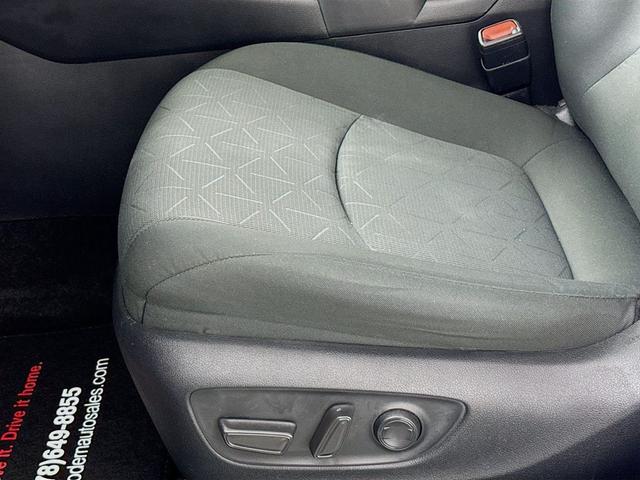 Photo of 2021 Super White Toyota RAV4 Hybrid