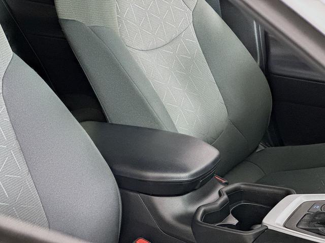 Photo of 2021 Super White Toyota RAV4 Hybrid