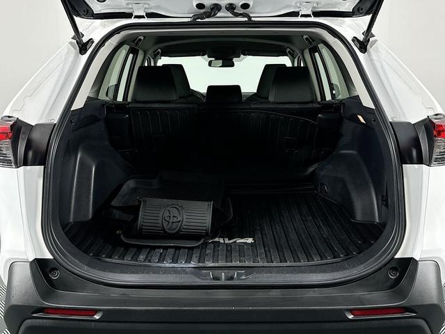 Photo of 2021 Super White Toyota RAV4 Hybrid
