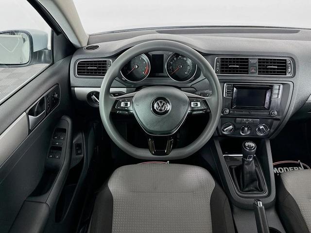 Photo of 2017 White Silver Metallic Volkswagen Jetta
