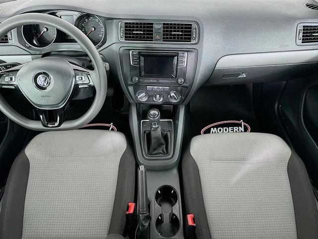 Photo of 2017 White Silver Metallic Volkswagen Jetta