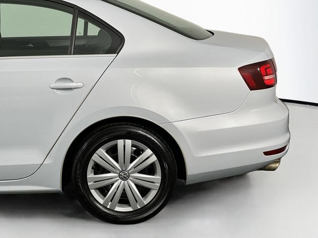Photo of 2017 White Silver Metallic Volkswagen Jetta