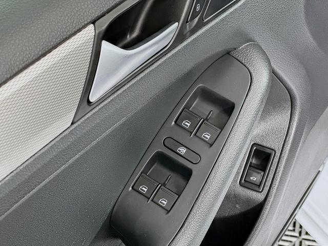 Photo of 2017 White Silver Metallic Volkswagen Jetta