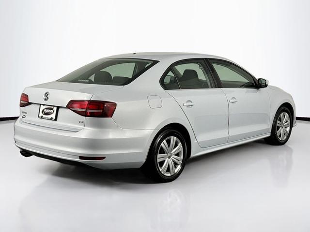 Photo of 2017 White Silver Metallic Volkswagen Jetta