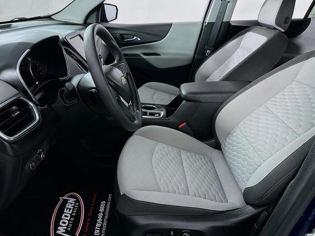 Photo of 2020 Pacific Blue Metallic Chevrolet Equinox
