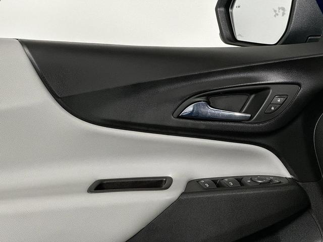 Photo of 2020 Pacific Blue Metallic Chevrolet Equinox