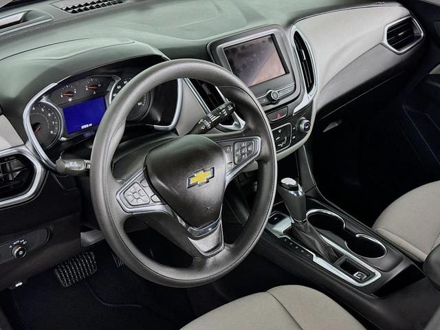 Photo of 2020 Pacific Blue Metallic Chevrolet Equinox