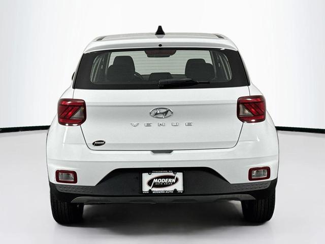 Photo of 2021 Ceramic White Hyundai VENUE