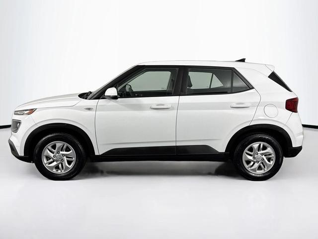 Photo of 2021 Ceramic White Hyundai VENUE