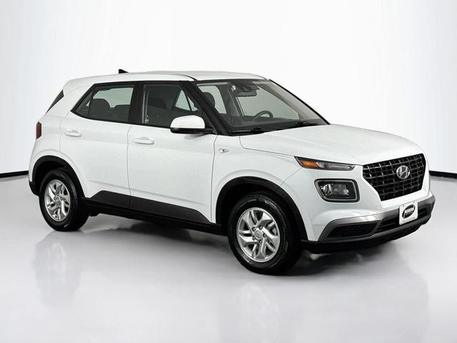 Photo of 2021 Ceramic White Hyundai VENUE