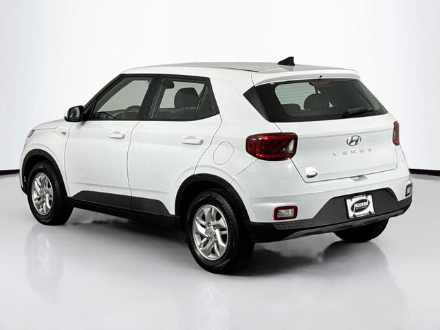 Photo of 2021 Ceramic White Hyundai VENUE
