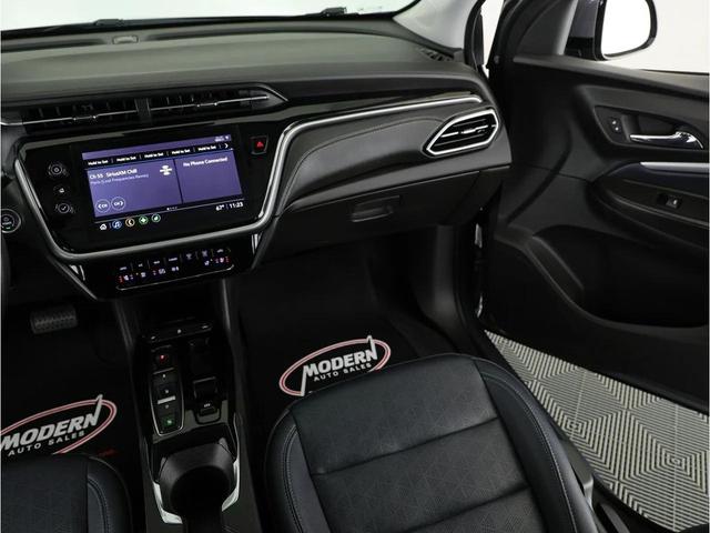 Photo of 2022 Gray Ghost Metallic Chevrolet Bolt EUV