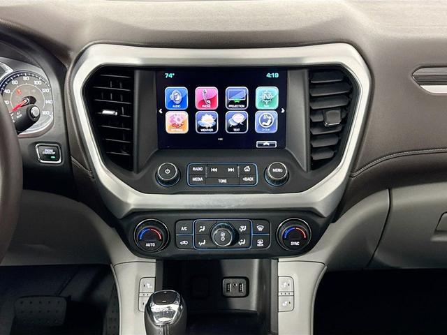 Photo of 2017 White Frost Tricoat GMC Acadia