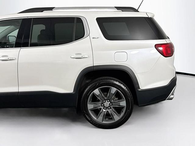 Photo of 2017 White Frost Tricoat GMC Acadia