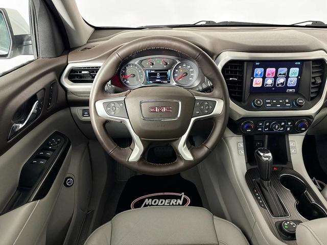 Photo of 2017 White Frost Tricoat GMC Acadia
