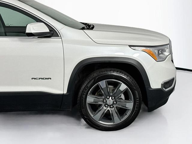 Photo of 2017 White Frost Tricoat GMC Acadia