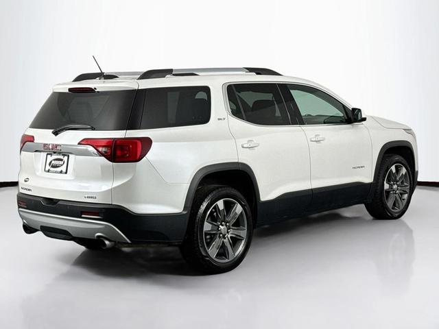 Photo of 2017 White Frost Tricoat GMC Acadia