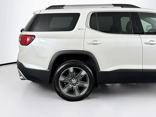 Photo of 2017 White Frost Tricoat GMC Acadia