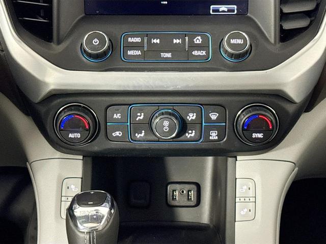 Photo of 2017 White Frost Tricoat GMC Acadia