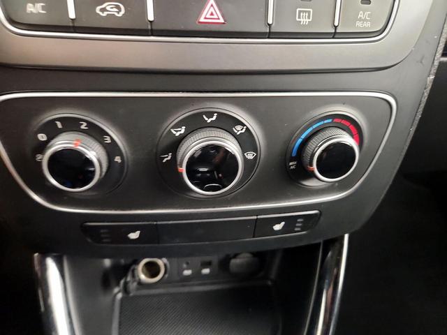 Photo of 2014 White Kia Sorento