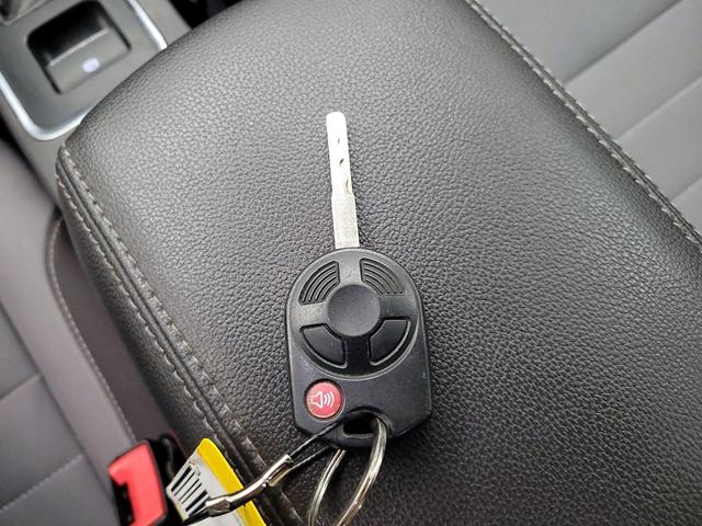 Photo of 2019 Gray Ford Escape