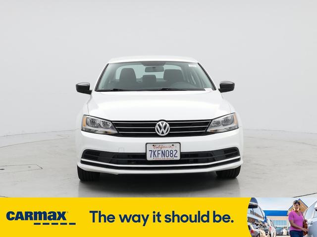 Photo of 2015 White Volkswagen Jetta