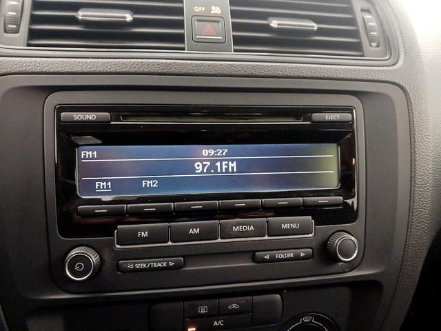 Photo of 2015 White Volkswagen Jetta