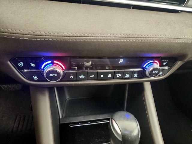 Photo of 2018 Blue Mazda Mazda6