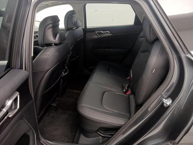 Photo of 2024 Gray Kia Sportage Hybrid