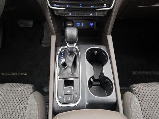 Photo of 2019 White Hyundai SANTA FE