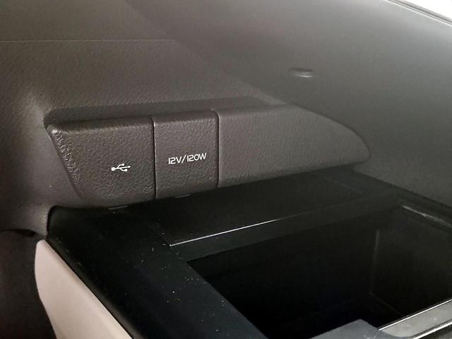 Photo of 2020 White Toyota Camry